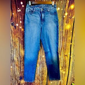 P-016 women’s jeans bootcut. Gloria Vanderbilt size 6
